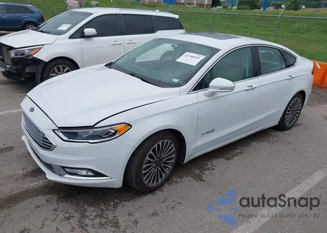 2017 Ford Fusion Hybrid Titanium из США, поврежденный, VIN 3FA6P0RU1HR233107